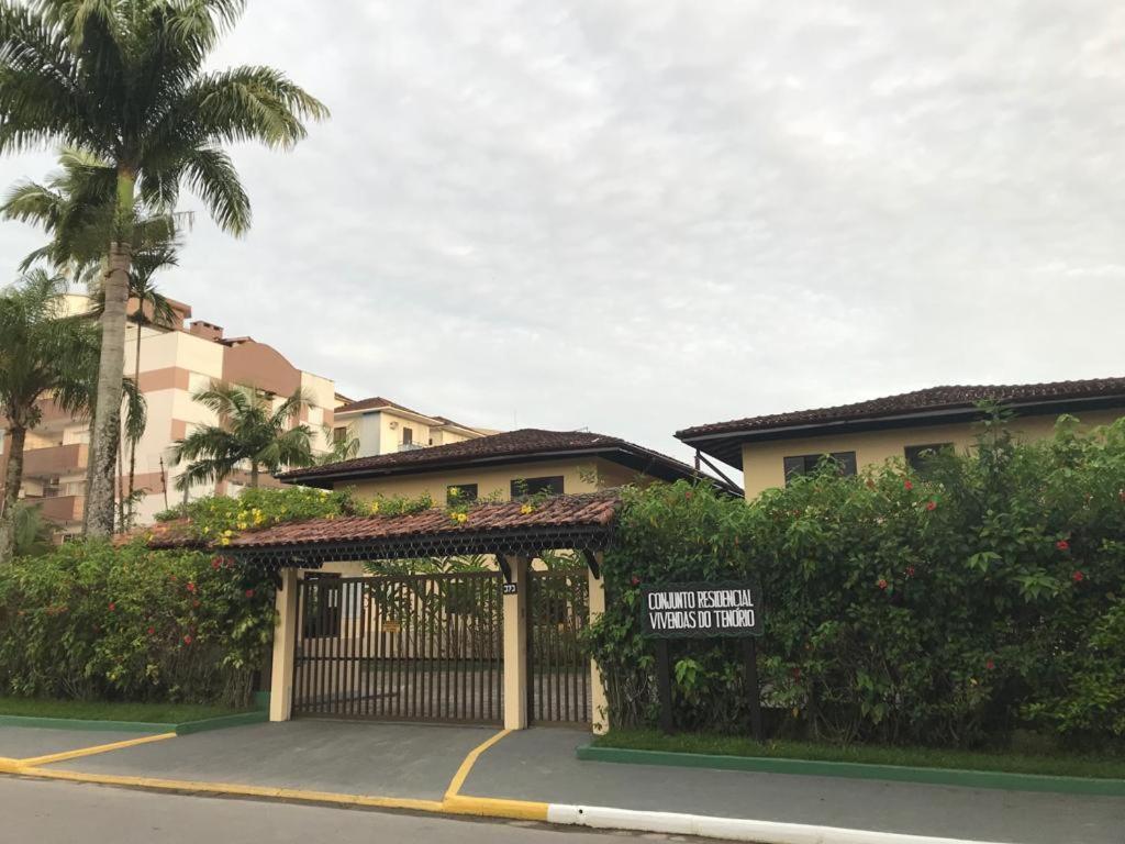 Apt 2 Dorms Tenorio Pe Areia Ubatuba Eksteriør bilde